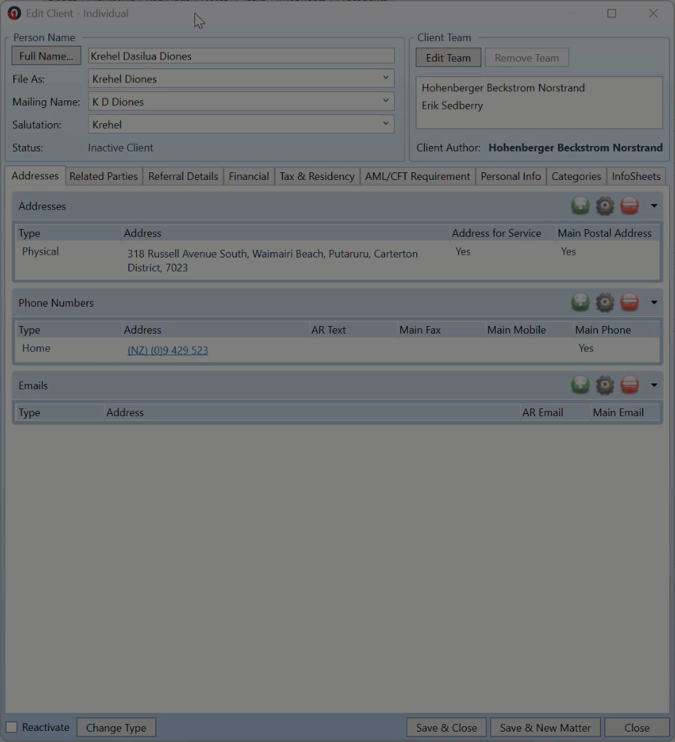 GIF showing the Financial tab in the Edit Client window, including the Default invoice template dropdown being used to select a template.